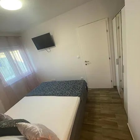 Lucija 2 *